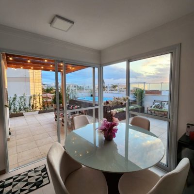 Apartamentos com 145m², 3 quartos (sendo 1 suíte), 2 garagens, no bairro Ponta Das Canas em Florianópolis