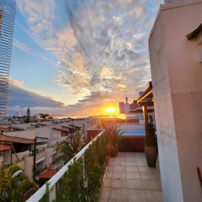 Apartamentos com 145m², 3 quartos (sendo 1 suíte), 2 garagens, no bairro Ponta Das Canas em Florianópolis