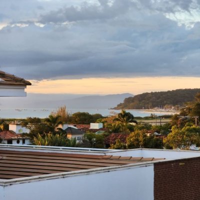 Apartamentos com 145m², 3 quartos (sendo 1 suíte), 2 garagens, no bairro Ponta Das Canas em Florianópolis