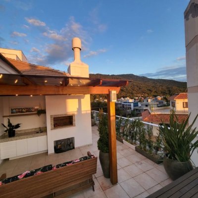 Apartamentos com 145m², 3 quartos (sendo 1 suíte), 2 garagens, no bairro Ponta Das Canas em Florianópolis