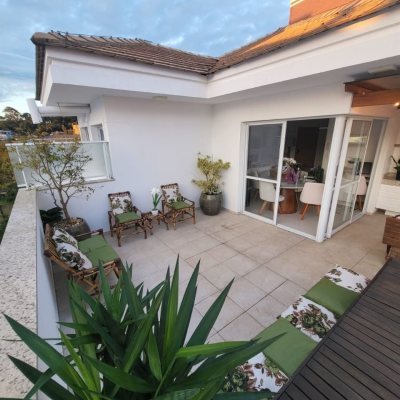 Apartamentos com 145m², 3 quartos (sendo 1 suíte), 2 garagens, no bairro Ponta Das Canas em Florianópolis