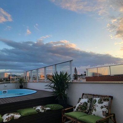 Apartamentos com 145m², 3 quartos (sendo 1 suíte), 2 garagens, no bairro Ponta Das Canas em Florianópolis