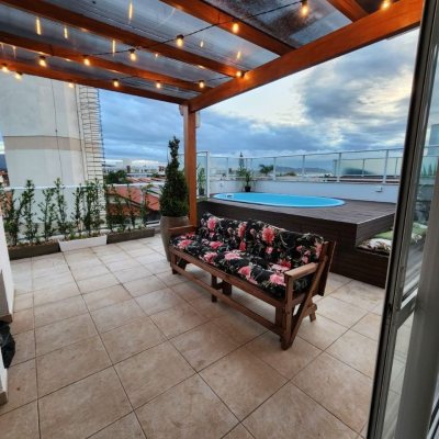 Apartamentos com 145m², 3 quartos (sendo 1 suíte), 2 garagens, no bairro Ponta Das Canas em Florianópolis