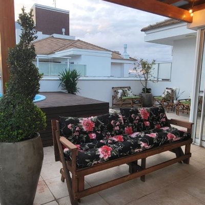 Apartamentos com 145m², 3 quartos (sendo 1 suíte), 2 garagens, no bairro Ponta Das Canas em Florianópolis