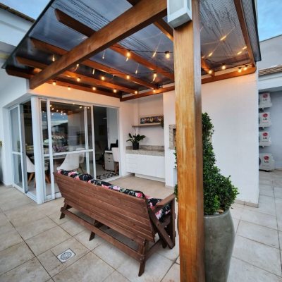 Apartamentos com 145m², 3 quartos (sendo 1 suíte), 2 garagens, no bairro Ponta Das Canas em Florianópolis
