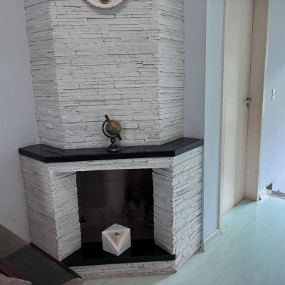 Casa Residencial com 226m², 3 quartos (sendo 1 suíte), 2 garagens, no bairro Pedra Branca em Palhoça