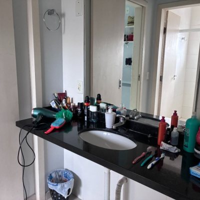 Casa Residencial com 226m², 3 quartos (sendo 1 suíte), 2 garagens, no bairro Pedra Branca em Palhoça