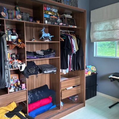 Casa Residencial com 226m², 3 quartos (sendo 1 suíte), 2 garagens, no bairro Pedra Branca em Palhoça