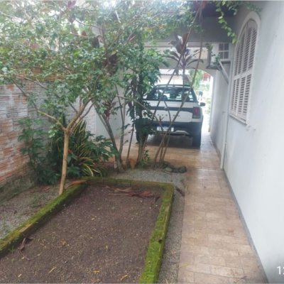 Casa Residencial com 138m², 2 quartos, no bairro Centro em Palhoça