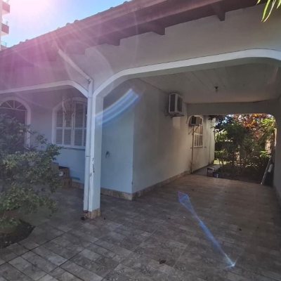 Casa Residencial com 138m², 2 quartos, no bairro Centro em Palhoça