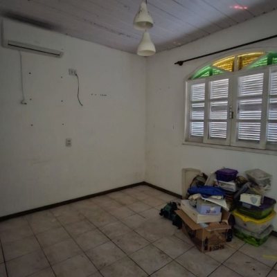 Casa Residencial com 138m², 2 quartos, no bairro Centro em Palhoça