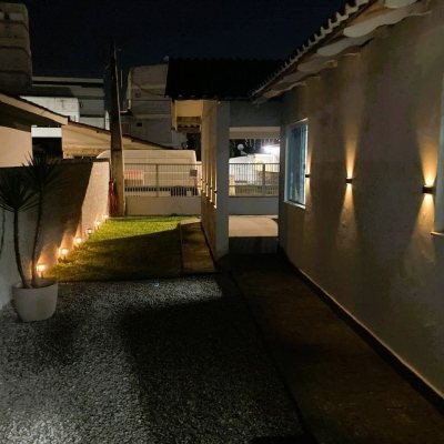Casa Residencial com 224m², 3 quartos (sendo 1 suíte), 2 garagens, no bairro Centro em Palhoça