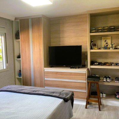 Casa Residencial com 224m², 3 quartos (sendo 1 suíte), 2 garagens, no bairro Centro em Palhoça