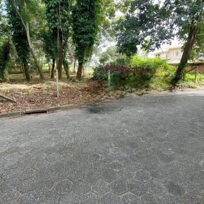 Terreno Comercial/Residencial com 747m², no bairro Campeche em Florianópolis