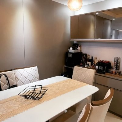 Apartamentos com 97m², 3 quartos (sendo 1 suíte), no bairro Centro em Florianópolis