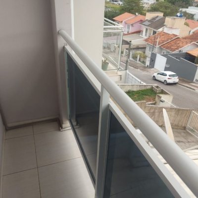 Casa Residencial com 78m², 2 quartos, 2 garagens, no bairro Forquilhas em São José