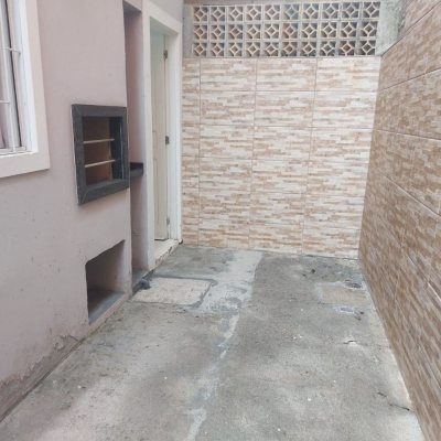 Casa Residencial com 78m², 2 quartos, 2 garagens, no bairro Forquilhas em São José