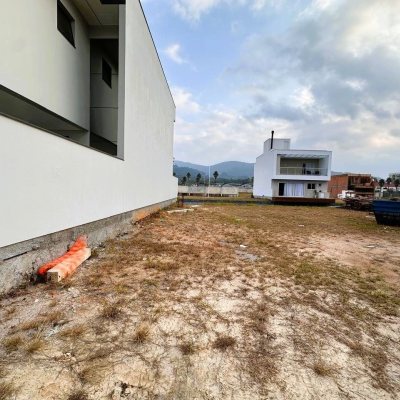 Terrenos Residenciais com 150m², no bairro Beira Rio em Biguaçu