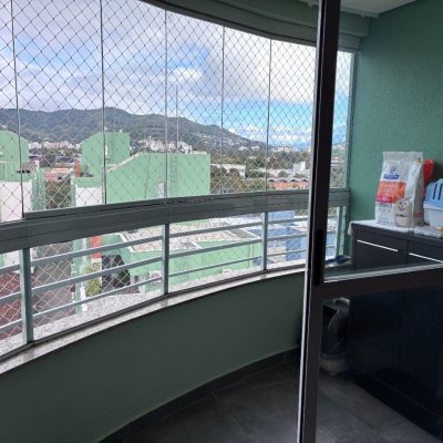 Apartamentos com 71m², 2 quartos (sendo 1 suíte), 2 garagens, no bairro Itacorubi em Florianópolis