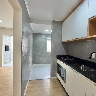 Apartamentos com 58m², 2 quartos, 1 garagem, no bairro Balneário em Florianópolis