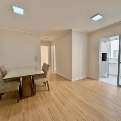 Apartamentos com 58m², 2 quartos, 1 garagem, no bairro Balneário em Florianópolis