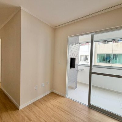 Apartamentos com 58m², 2 quartos, 1 garagem, no bairro Balneário em Florianópolis