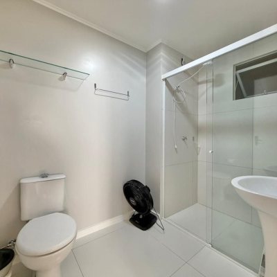 Apartamentos com 58m², 2 quartos, 1 garagem, no bairro Balneário em Florianópolis
