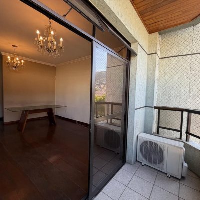 Apartamentos com 81m², 2 quartos, 1 garagem, no bairro Centro em Florianópolis