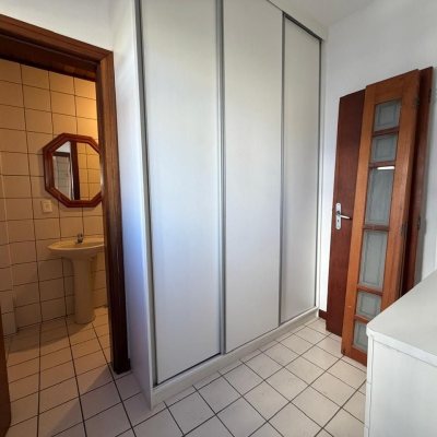 Apartamentos com 81m², 2 quartos, 1 garagem, no bairro Centro em Florianópolis