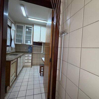 Apartamentos com 81m², 2 quartos, 1 garagem, no bairro Centro em Florianópolis