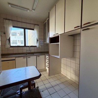 Apartamentos com 81m², 2 quartos, 1 garagem, no bairro Centro em Florianópolis