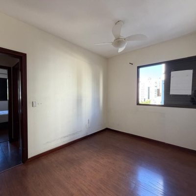 Apartamentos com 81m², 2 quartos, 1 garagem, no bairro Centro em Florianópolis
