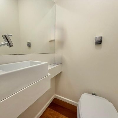 Apartamentos com 146m², 4 quartos (sendo 1 suíte), 2 garagens, no bairro Centro em Florianópolis