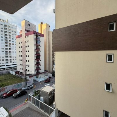 Apartamentos com 146m², 4 quartos (sendo 1 suíte), 2 garagens, no bairro Centro em Florianópolis