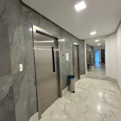 Apartamentos com 146m², 4 quartos (sendo 1 suíte), 2 garagens, no bairro Centro em Florianópolis