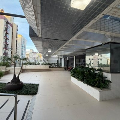 Apartamentos com 146m², 4 quartos (sendo 1 suíte), 2 garagens, no bairro Centro em Florianópolis