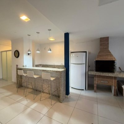 Apartamentos com 146m², 4 quartos (sendo 1 suíte), 2 garagens, no bairro Centro em Florianópolis