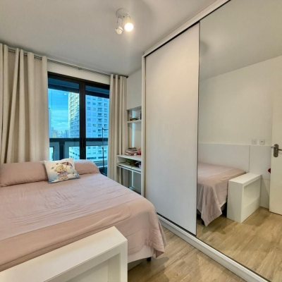 Apartamentos com 146m², 4 quartos (sendo 1 suíte), 2 garagens, no bairro Centro em Florianópolis