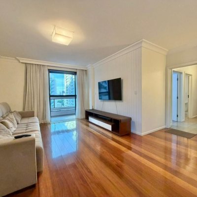 Apartamentos com 146m², 4 quartos (sendo 1 suíte), 2 garagens, no bairro Centro em Florianópolis