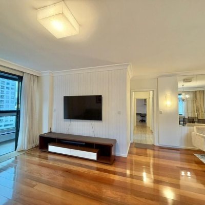 Apartamentos com 146m², 4 quartos (sendo 1 suíte), 2 garagens, no bairro Centro em Florianópolis