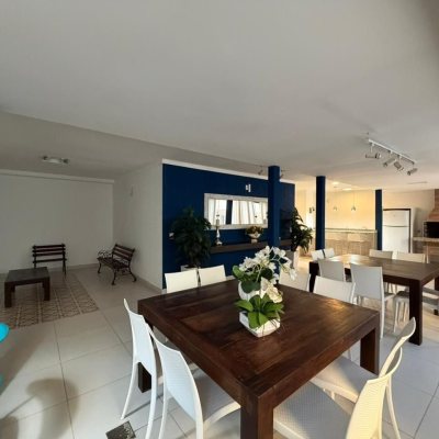 Apartamentos com 146m², 4 quartos (sendo 1 suíte), 2 garagens, no bairro Centro em Florianópolis