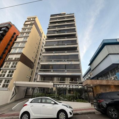 Apartamentos com 146m², 4 quartos (sendo 1 suíte), 2 garagens, no bairro Centro em Florianópolis