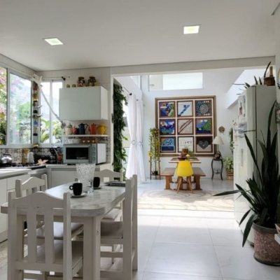 Casa Residencial com 300m², 4 quartos (sendo 1 suíte), 2 garagens, no bairro Pedra Branca em Palhoça