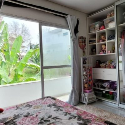 Casa Residencial com 300m², 4 quartos (sendo 1 suíte), 2 garagens, no bairro Pedra Branca em Palhoça