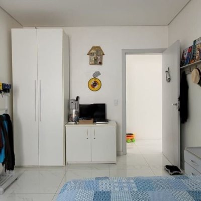 Casa Residencial com 300m², 4 quartos (sendo 1 suíte), 2 garagens, no bairro Pedra Branca em Palhoça