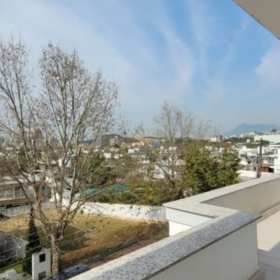 Casa Residencial com 300m², 4 quartos (sendo 1 suíte), 2 garagens, no bairro Pedra Branca em Palhoça