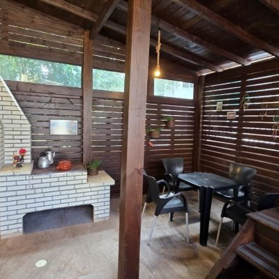 Casa Residencial com 100m², 3 quartos (sendo 1 suíte), 2 garagens, no bairro Rio Tavares em Florianópolis