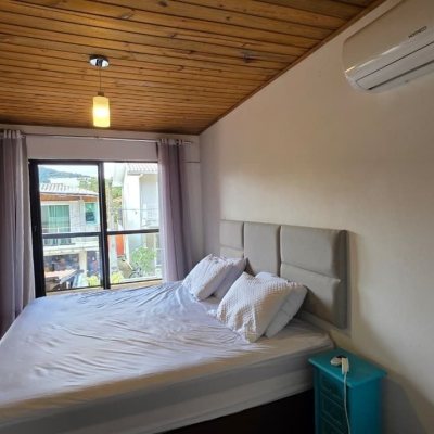 Casa Residencial com 100m², 3 quartos (sendo 1 suíte), 2 garagens, no bairro Rio Tavares em Florianópolis