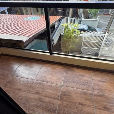 Casa Residencial com 100m², 3 quartos (sendo 1 suíte), 2 garagens, no bairro Rio Tavares em Florianópolis