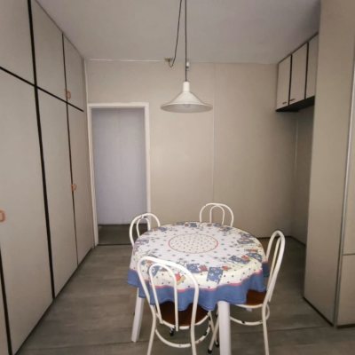 Casa Residencial com 297m², 3 quartos (sendo 1 suíte), 2 garagens, no bairro Estreito em Florianópolis